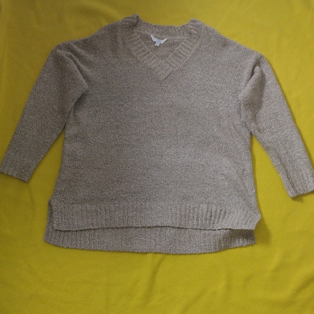 Elegant Beige V-Neck Sweater